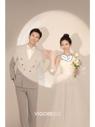 -雪中彩影婚纱摄影·微光艺术中心