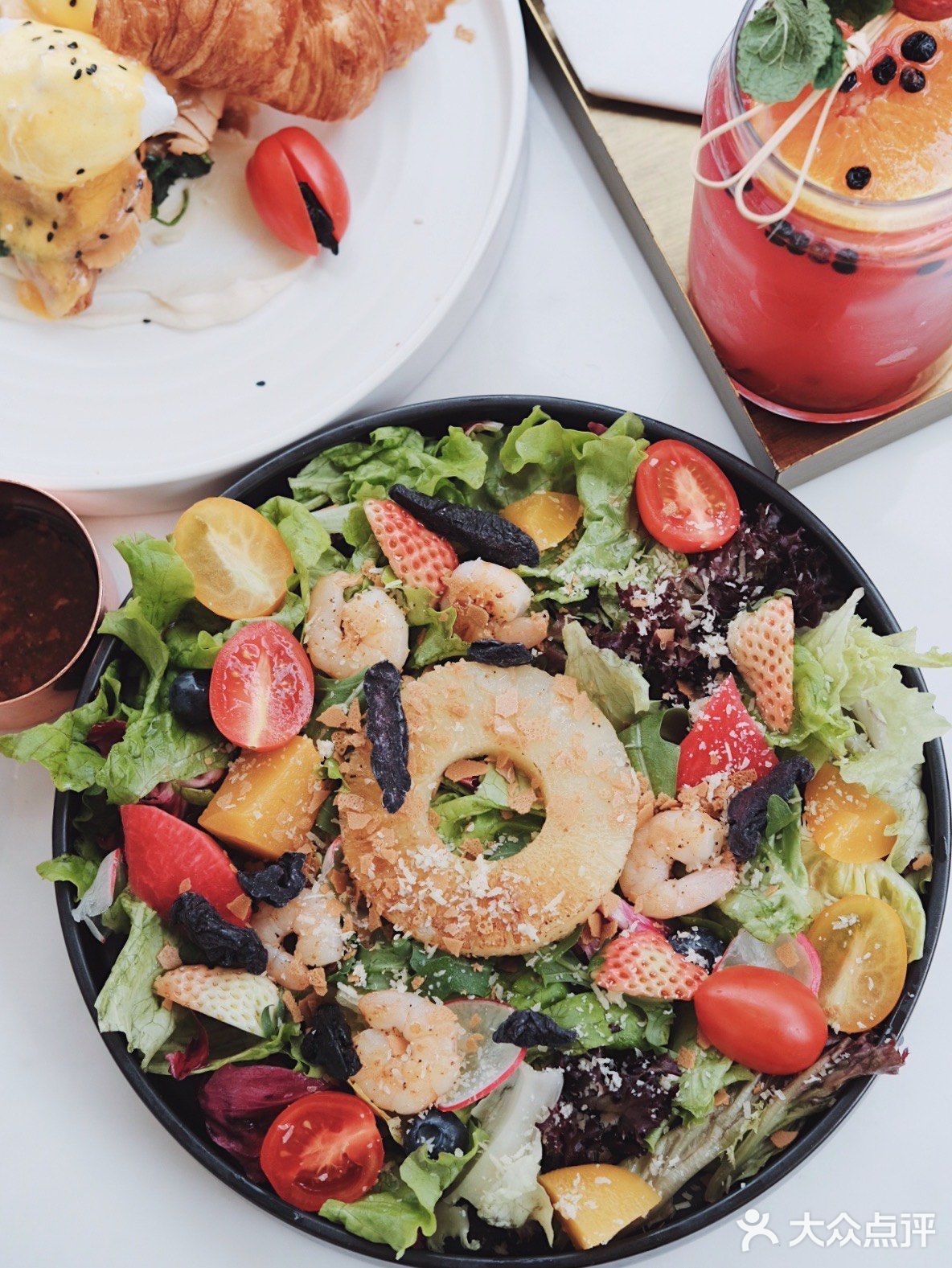 一般蓝色 但是我们吃了2口就觉得太甜了