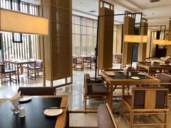 -鱼鲜饭香·招牌汽锅剁椒鱼头王