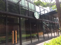 -星巴克(前滩世贸中心店)