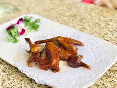 脆皮乳鸽-東城故事·尋找姆媽的味道(玉兰路店)