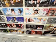 -Love Star追星馆(上海静安大悦城店)