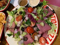 牛肉沙拉-Tube station站点比萨(王府井百货店)