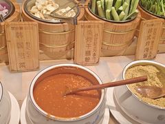 -芝小官毛肚火锅海鲜自助(苏州吴江区万宝店)
