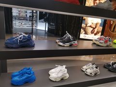 -BALENCIAGA(恒隆广场店)