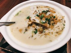 雪菜黄鱼烩面-十里弄堂(K11店)