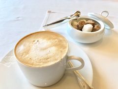 Flat&nbsp;white-Caprice(香港四季酒店)