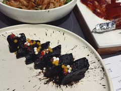 黑叉烧配热情果鱼籽-小大董·烤鸭(观景餐厅·南京西路店)