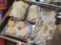 -田家大院东北农家菜铁锅炖(西安总店)