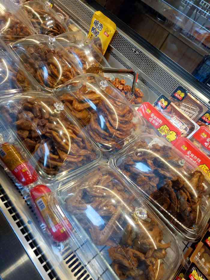 久久鸭*^_^*  此店铺在马路大融城对面育英街551号,店员热情,主要是