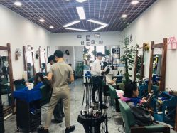 -V8潮牌·接发烫染连锁