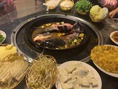 柴锅炖水库鱼-姥家大锅台水库渔家