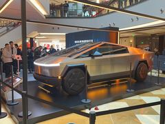 -TESLA 特斯拉(上海太古汇体验店)