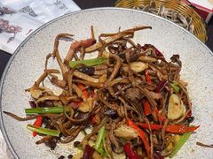 -川流不息·地道川菜·小龙虾(松东路店)