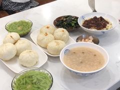 -李与白包子铺(桐梓林店)