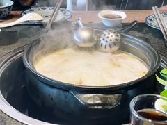 -大匠工房古船木艺术餐厅·猪肚鸡专门店(长白仙岛店)