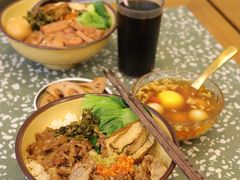 招牌猪软骨卤汁拌饭-流浪地图剁椒卤汁拌饭(未来城购物广场店)