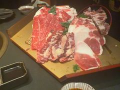 -铭牛烧肉·和牛海鲜自助(高新月牙湖店)