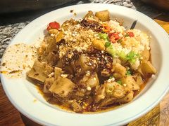 馋嘴冒牛蛙-老牌坊云南鱼豆花火锅(哈西万达店)
