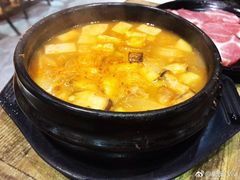 韩式大酱汤-哈哈碳都·牛肋条无限自助烤肉(台江万达店)