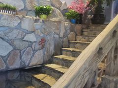 -老牌坊云南鱼豆花火锅(爱建店)