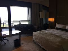 -上海滴水湖皇冠假日酒店