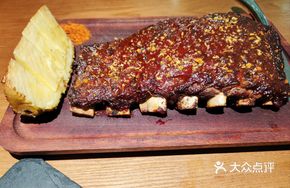 Sauce-Roasted Spanish Pork Ribs