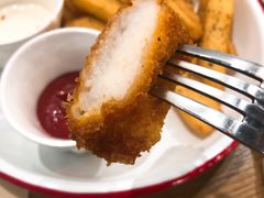 英式炸鱼配宽薯-HELLO 27 意面·沙拉·帕尼尼