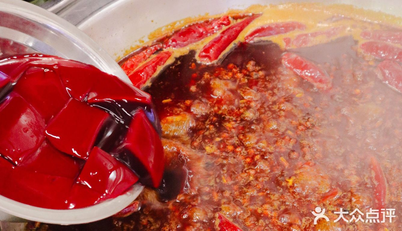 想吃正宗的重庆火锅 就来［电台巷］
