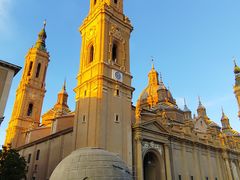 -皮拉尔圣母圣殿主教座堂