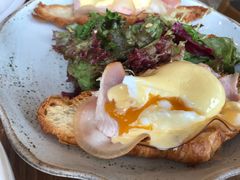 -ROAST coffee & eatery