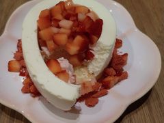 草莓酸奶芝士-柴务处·柴犬主题狗咖