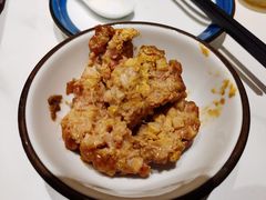 鸭蛋黄狮子头-梅飞酒家(名辉豪庭店)