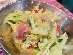 -香巴拉云南餐厅(华莱坞店)