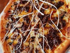 烤牛肉披萨-I HOLIC艾豪丽披萨(KKone店)