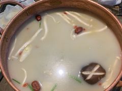 -三人行骨头王火锅(长寿店)