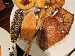 -广州万富希尔顿酒店·感趣自助餐厅·金秋蟹宴生蚝海鲜刺身