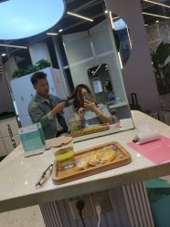 -PE SALON 