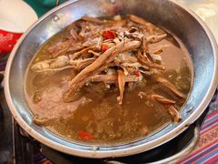 大山野菜参子鱼炖干笋-鱼乐岛餐厅·户外花园主题餐厅