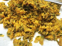 槐花炒鸡蛋-俏东方·海味水饺·青岛菜(崂山店)