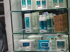 -福奈特洗衣·洗鞋·奢侈品护理(百联中环店)