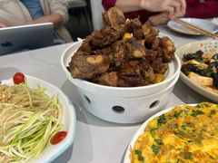 -何适山庄·团餐住宿(水长城P2停车场店)