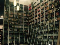 -钟书阁(松江泰晤士小镇店)