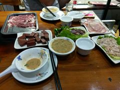 -老北京热气涮羊肉·小龙虾·烤鱼(呼玛路店)