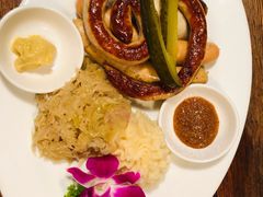 巴伐利亚香肠拼盘-宝莱纳啤酒花园餐厅PAULANER BRAUHAUS Nanjing(广州路店)