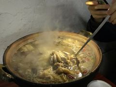 连州果园鸡-威邵鸡煲(西华路总店)
