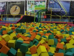 -反弹空间蹦床主题乐园