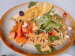 叁巴酱大虾鸡肉炒饭配炙烤菠萝-gaga(深圳福田星河COCO Park店)