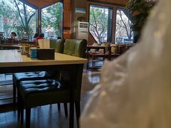 靠窗位-爆棚肥牛火锅(原福成肥牛城味之缘三里河店)