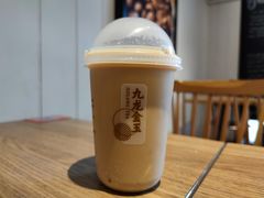 蛋挞布丁脆啵啵双拼奶茶-肯德基(夏湾店)